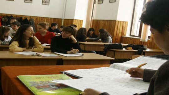 Guvernul anunță că lucrează la cadrul legal privind stimulente pentru profesorii debutanți și cei din zonele defavorizate