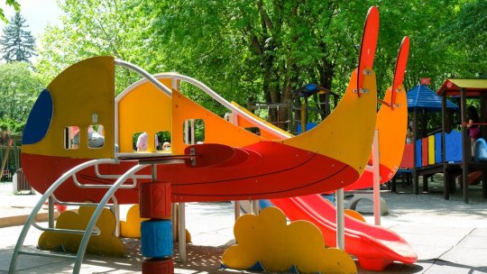 Echipamente moderne pentru locurile de joacă, dar și facilități pentru copiii cu dizabilități