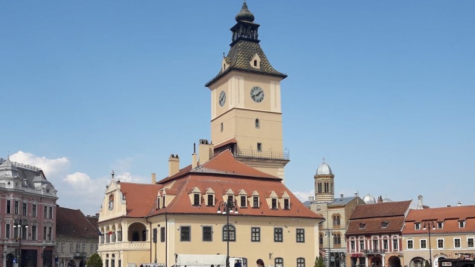 Fântâna arteziană din Piața Sfatului, subiect de discuție și în ședința de Consiliu Local