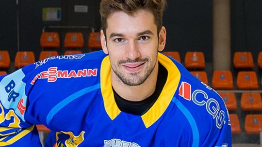 Căpitanul echipei de hochei a Coronei, Roberto Gliga, în recuperare