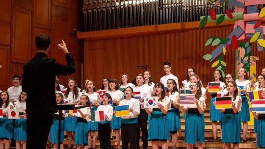 Queen, The Beatles, Rod Stewart, Michael Jackson - în interpretarea Corului de Copii Radio