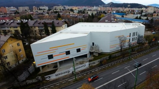 Reconversia sălii de sport din curtea Școlii Gimnaziale nr. 2 mai așteaptă