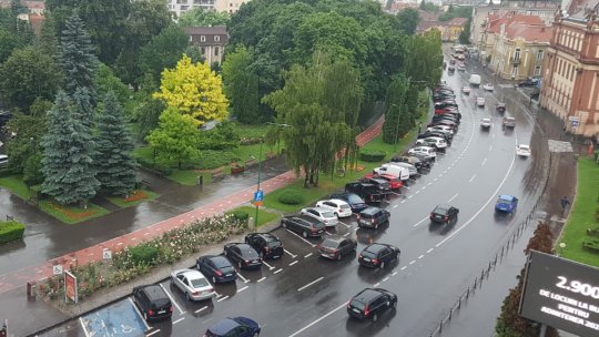 Senzori automatizați care numără mașinile în zona centrală și pe drumul de Poiană