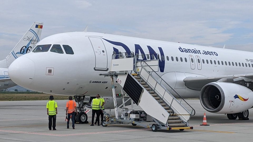 Mai multe zboruri Dan Air vor avea escală la Brașov