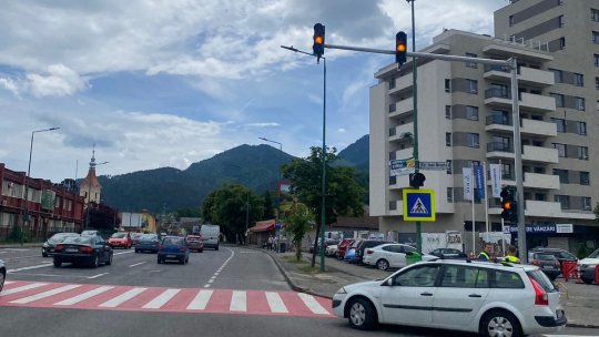 Sistem de semaforizare nou, de mâine, pe Calea București, în dreptul fabricii de bere