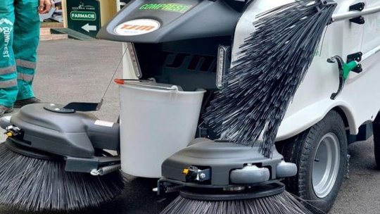 Măturare mecanizată în piețele agroalimentare din Brașov