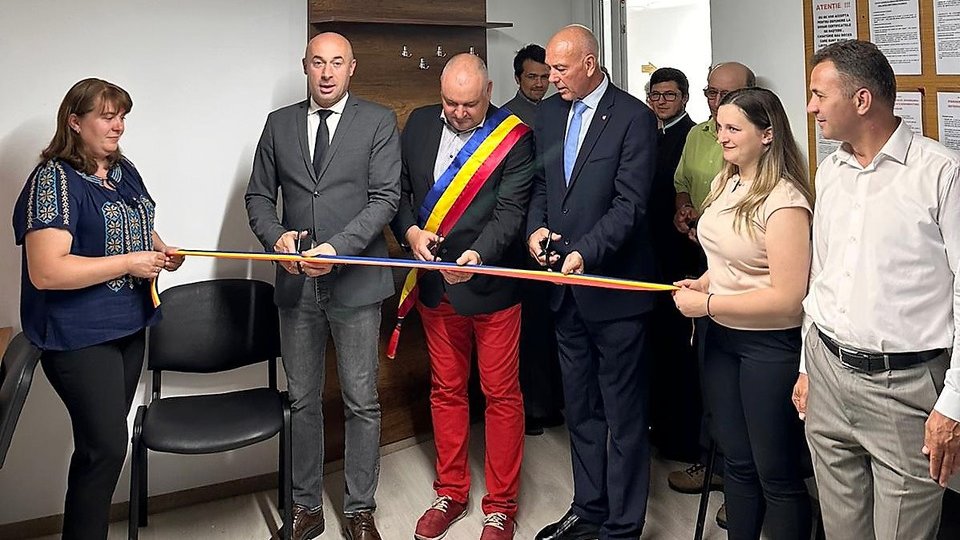 De astăzi, localnicii din Părău își pot face buletinele la ei în comună