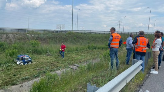 Roboței puși la treabă pe drumurile publice din județ