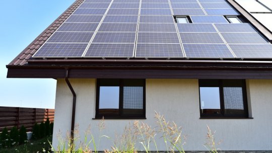 Premieră istorică, panourile solare din UE au produs mai multă electricitate decât toate centralele pe cărbune