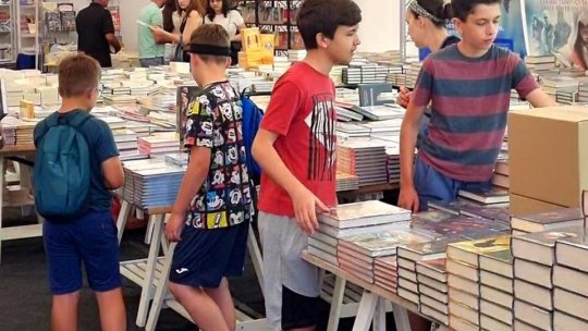 Mii de cărți pentru copii, la Târgul de carte Gaudeamus Radio România din Brașov