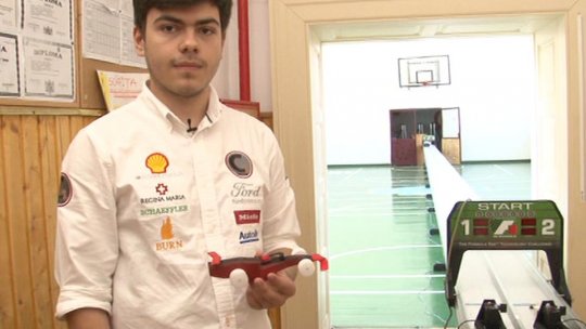 Elevii Colegiului Național Andrei Șaguna participă la concursul internațional "F1 în Schools"