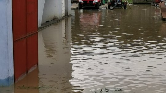 Inundații, la Râșnov, în urma averselor din ultima oră