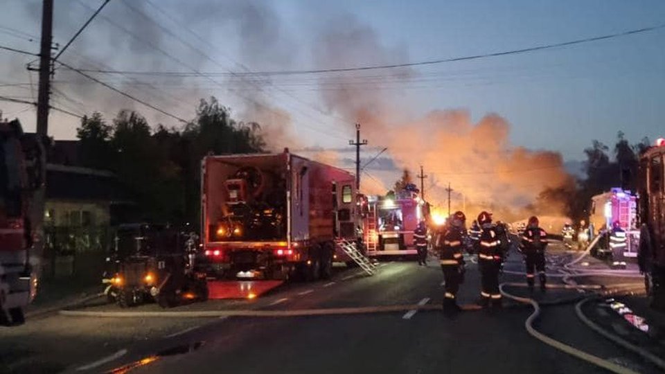 Explozii la o stație GPL din Dâmbovița. Zeci de persoane rănite