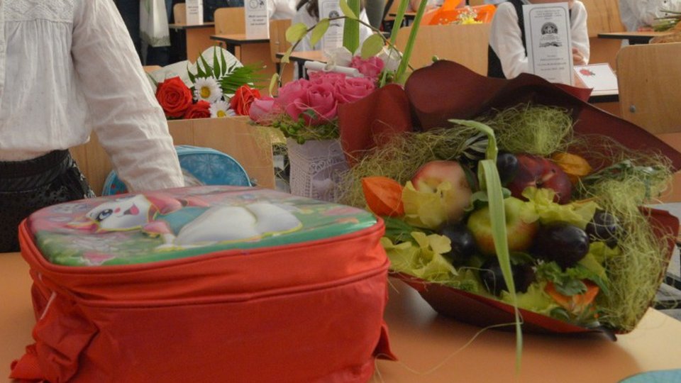 "Primele ghiozdane" pentru elevii de pregătitoare ajung în școlile din oraș săptămâna viitoare