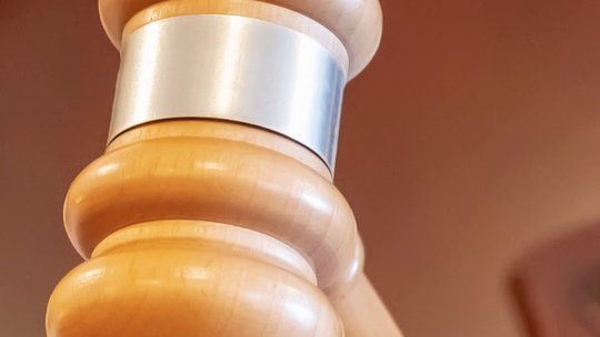 Asociaţia Forumul Judecătorilor cere Comisiei Europene să nu lase Guvernul să taie 1.500 de posturi vacante din Justiție