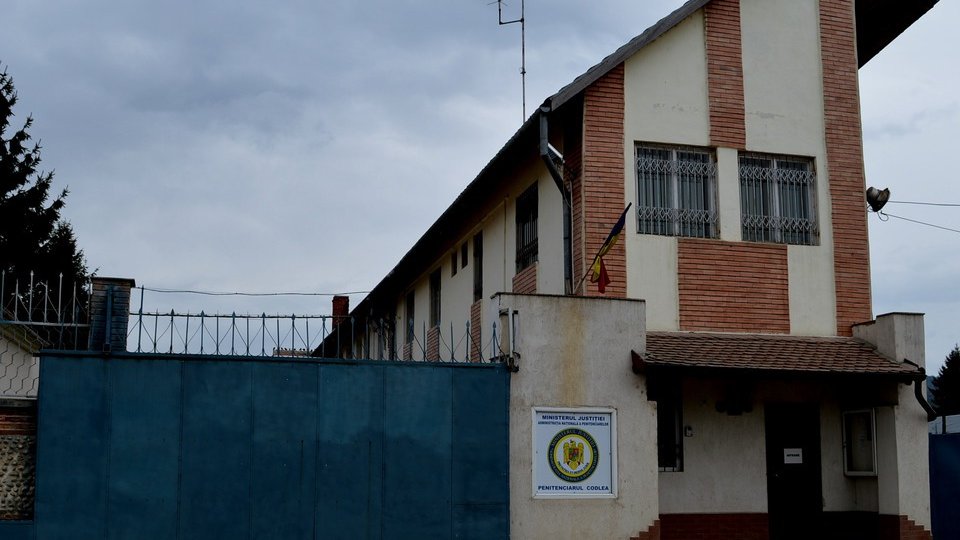 Noi proteste ale gardinienilor din închisori