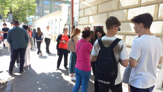 Metodologia-cadru de acordare a burselor şcolare, trimisă la Monitorul Oficial