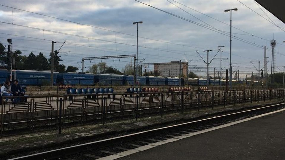 Sindicatele de la CFR au anunţat pentru mâine o grevă de avertisment