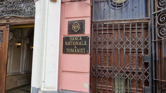 Atenție! Numerele de telefon ale BNR au fost folosite fraudulos