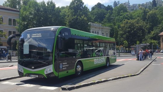Studenții din Brașov ar putea circula cu abonamente gratuite pe mijloacele de transport în comun