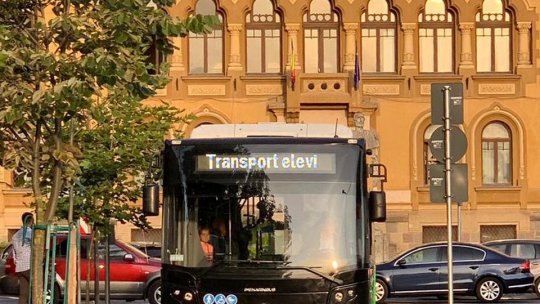 Flota de microbuze școlare, înnoită cu autovehicule electrice și hibrid, în următorii ani școlari