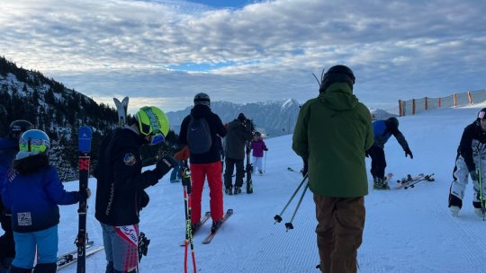 În weekend s-ar putea deschide pârtiile din zona inferioară a Masivului Postăvarul