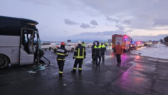 Accident între două autobuze, pe Șoseaua Cristianului. 6 persoane au fost rănite