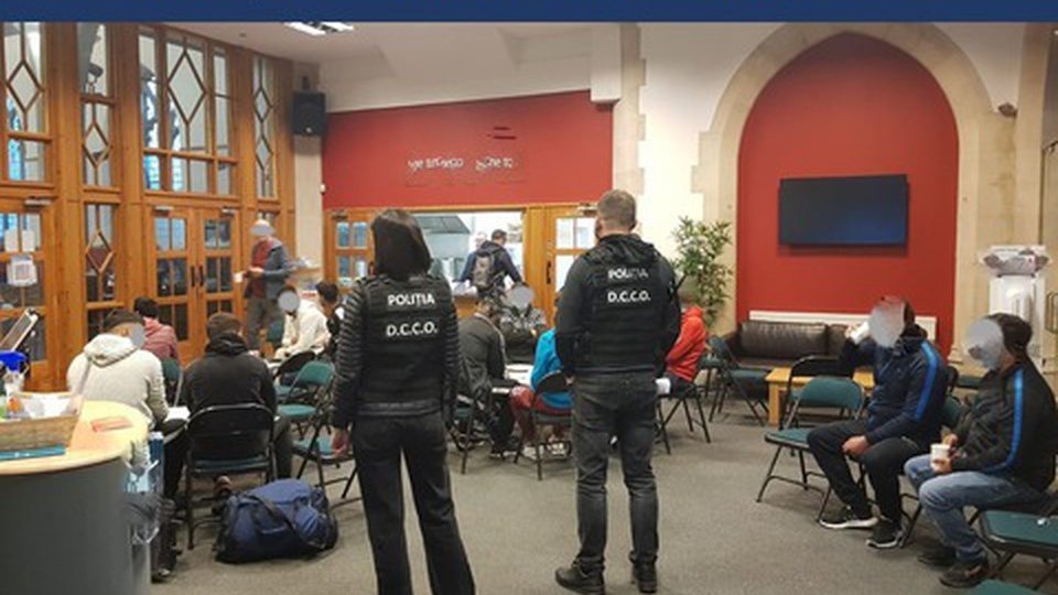 Sfaturile polițiștilor pentru prevenirea traficului de persoane