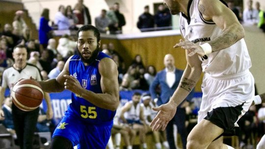 Corona Brașov a pierdut pe terenul campioanei U BT Cluj Napoca