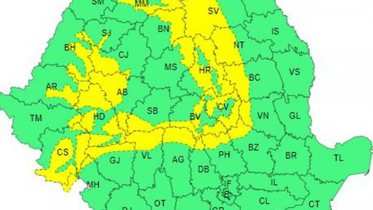 Avertizare meteo de vânt, polei, ploi și ninsori, în toată țara, până vineri dimineața