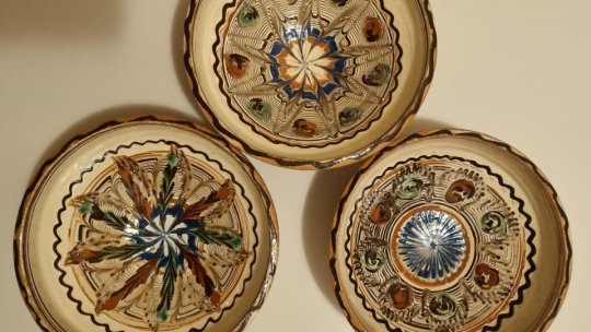 La Brașov, cursuri de inițiere în tainele ceramicii de Horezu