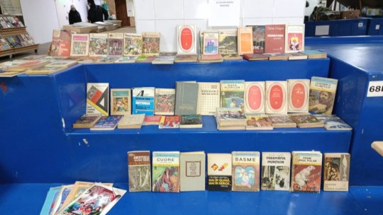 Schimb de cărți în hala Pieței Star