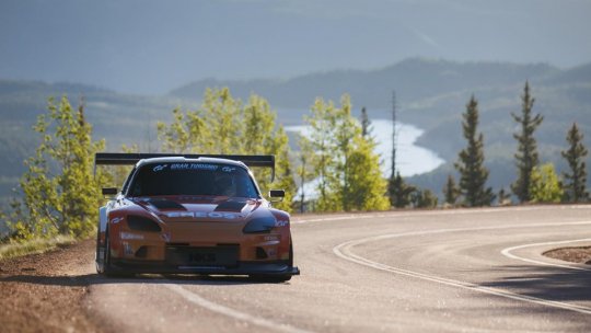 Brașovul, reprezentat pe faimosul traseu de la Pikes Peak de pilotul Horia Platona