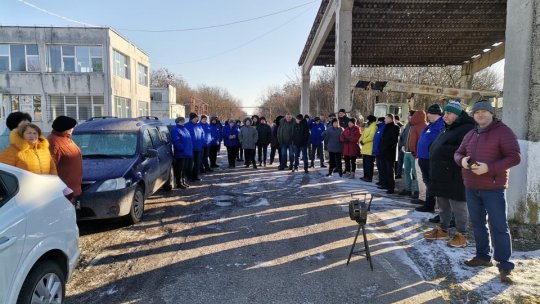 Angajații de la Fabrica de Pulberi din Făgăraş, cu salariile la zi