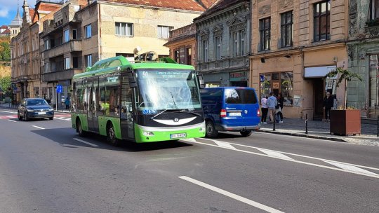 RATBV reia circulația autobuzelor care transportă, gratuit, elevii și cadrele didactice