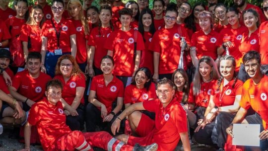 Ajutor de la Crucea Roșie, pentru oamenii străzii din Brașov, în prima noapte geroasă a anului