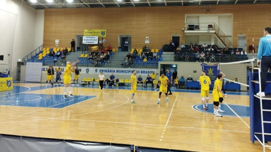 Volei: Corona Brașov a început sezonul intern cu o victorie