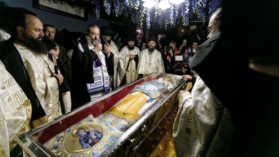 Un total de 300 de mii de pelerini, așteptați să se închine la moaștele Sf. Cuvioasa Parascheva. Politicienii, prezenți la Sf. Liturghie