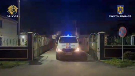 DIICOT: 120 de percheziţii în cadrul unor acţiuni pentru combaterea traficului de droguri şi contrabandă cu ţigarete