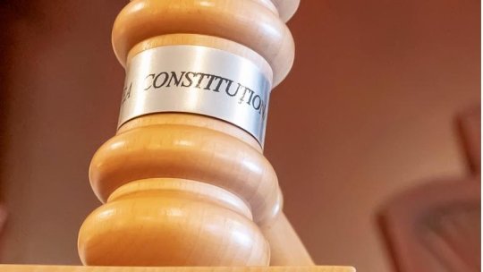 Contestaţii cu privire la unele candidaturi pentru funcţia de preşedinte