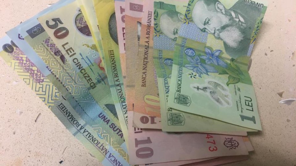 Peste 900.000 de pensionari au primit indemnizaţie socială în luna septembrie