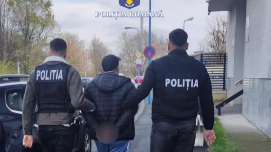 Control judiciar pentru un bărbat care a furat un parfum din mall