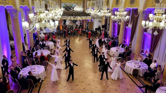 Elevii Liceului Vocațional de Arte Plastice din Brașov, premiați la Balul Vienez | Foto-video