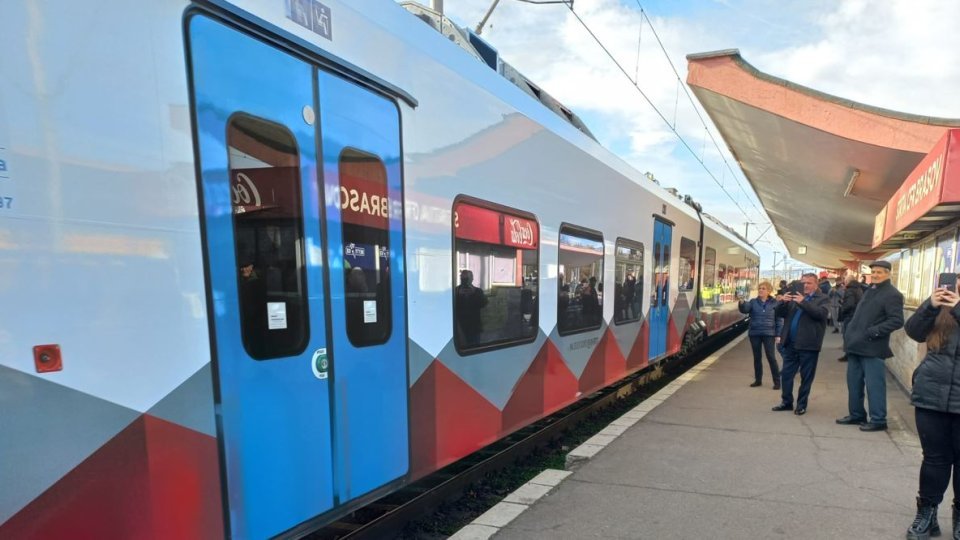 Primul tren electric nou din România, defectat după doar o zi