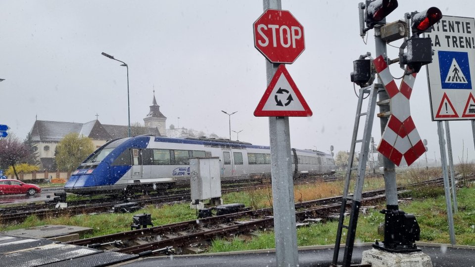 Traficul feroviar s-a desfăşurat în condiţii de iarnă