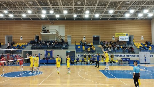Volei masculin: Corona Brașov a fost învinsă de Arcada Galați