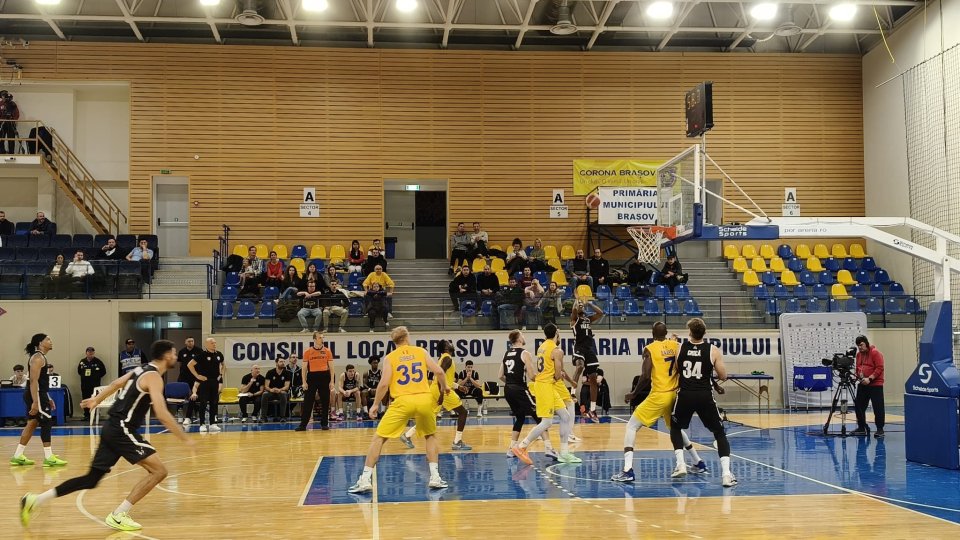Baschet. Corona Brașov, victorie cu CS Vâlcea
