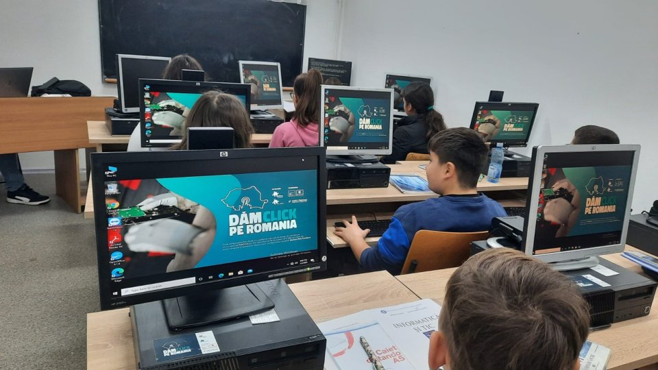 Computere recondiționate către școlile din mediile defavorizate