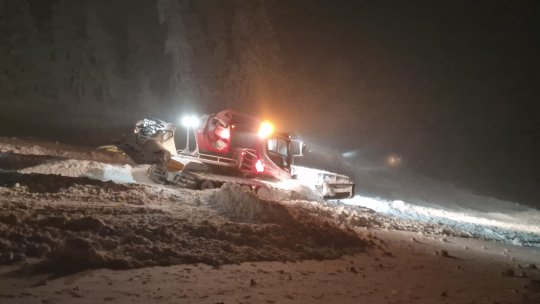 VIDEO+FOTO Pregătiri intense pentru deschiderea pârtiilor din Poiana Brașov