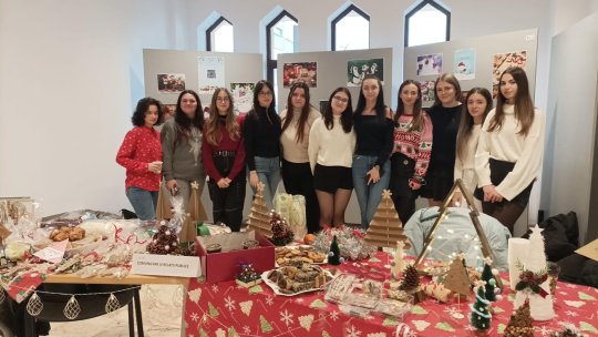 Ce au scos la vânzare studenții de la Sociologie la Târgul de Crăciun